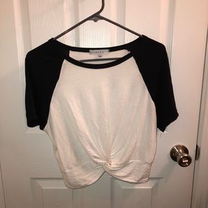 Cropped tee